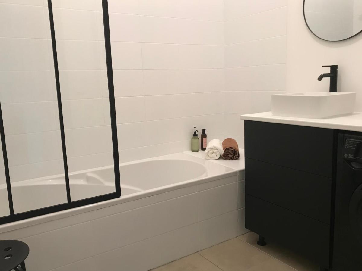 Nimes , appartement rénové dans immeuble classé. Extérieur photo