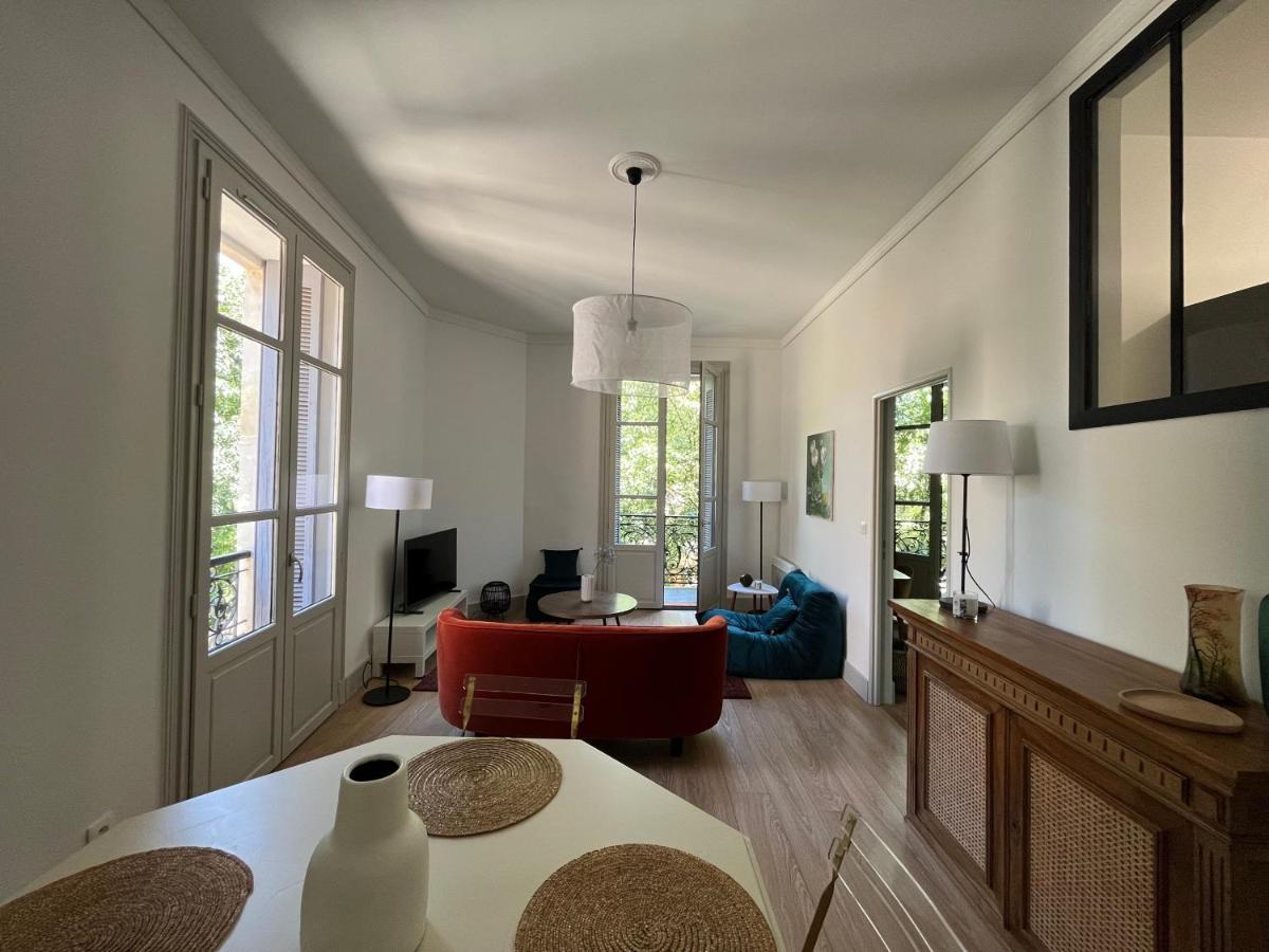 Nimes , appartement rénové dans immeuble classé. Extérieur photo