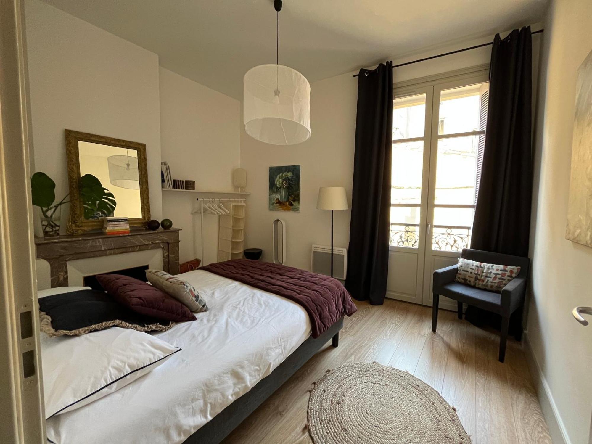 Nimes , appartement rénové dans immeuble classé. Extérieur photo