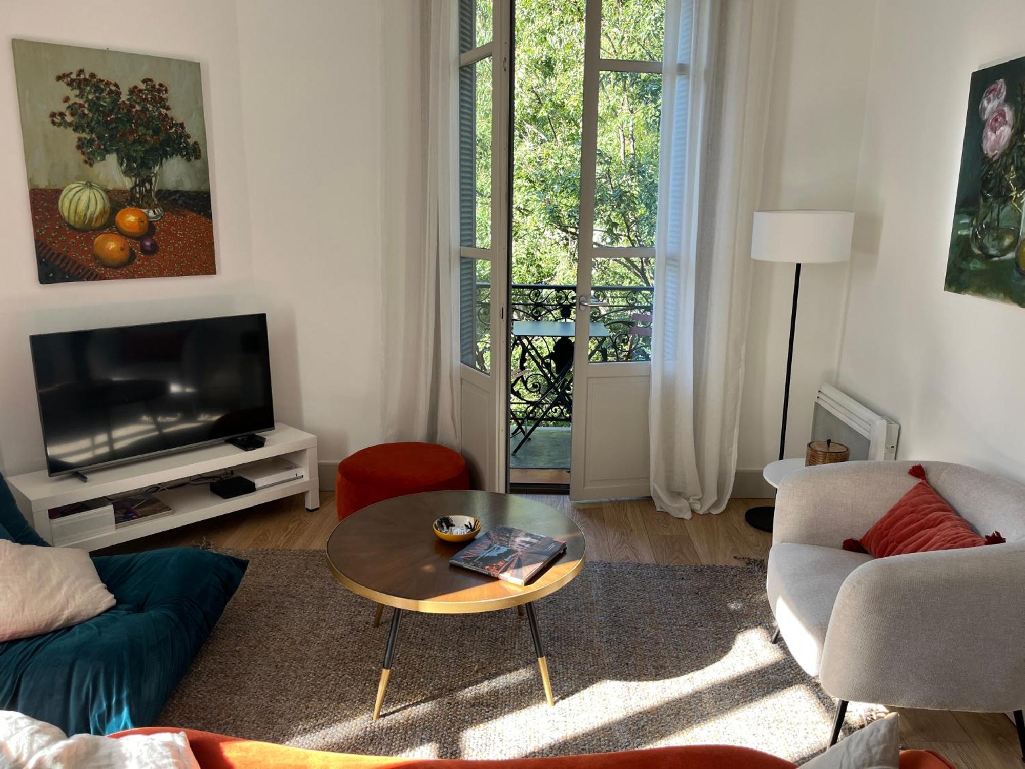 Nimes , appartement rénové dans immeuble classé. Extérieur photo