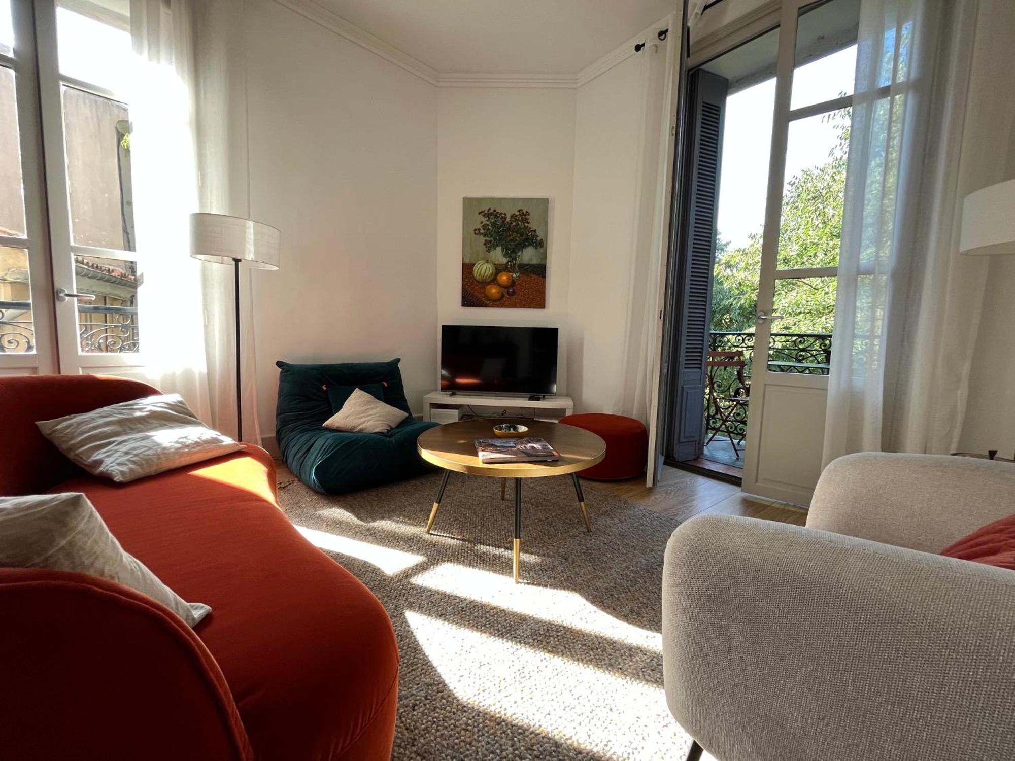 Nimes , appartement rénové dans immeuble classé. Extérieur photo