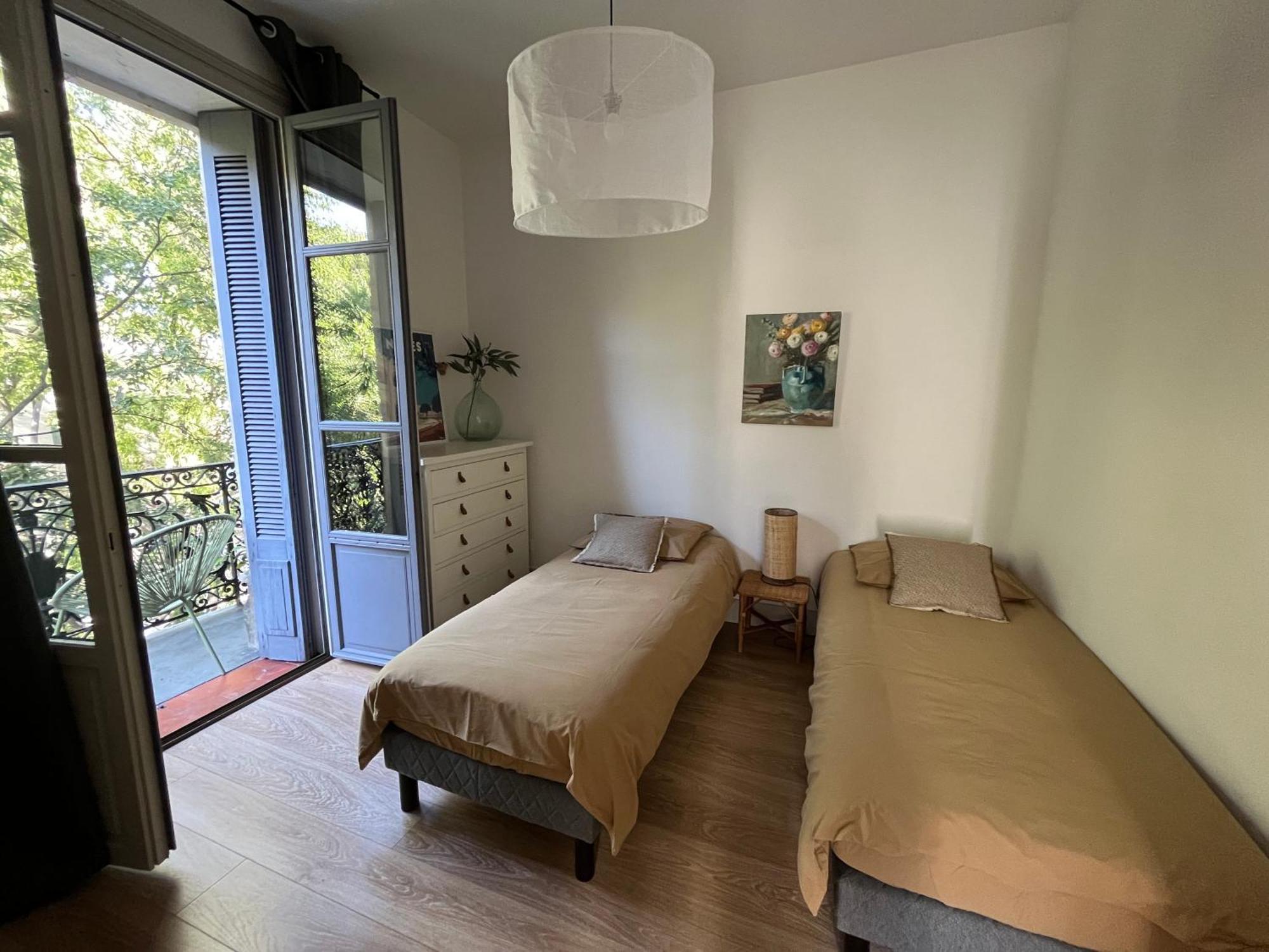 Nimes , appartement rénové dans immeuble classé. Extérieur photo