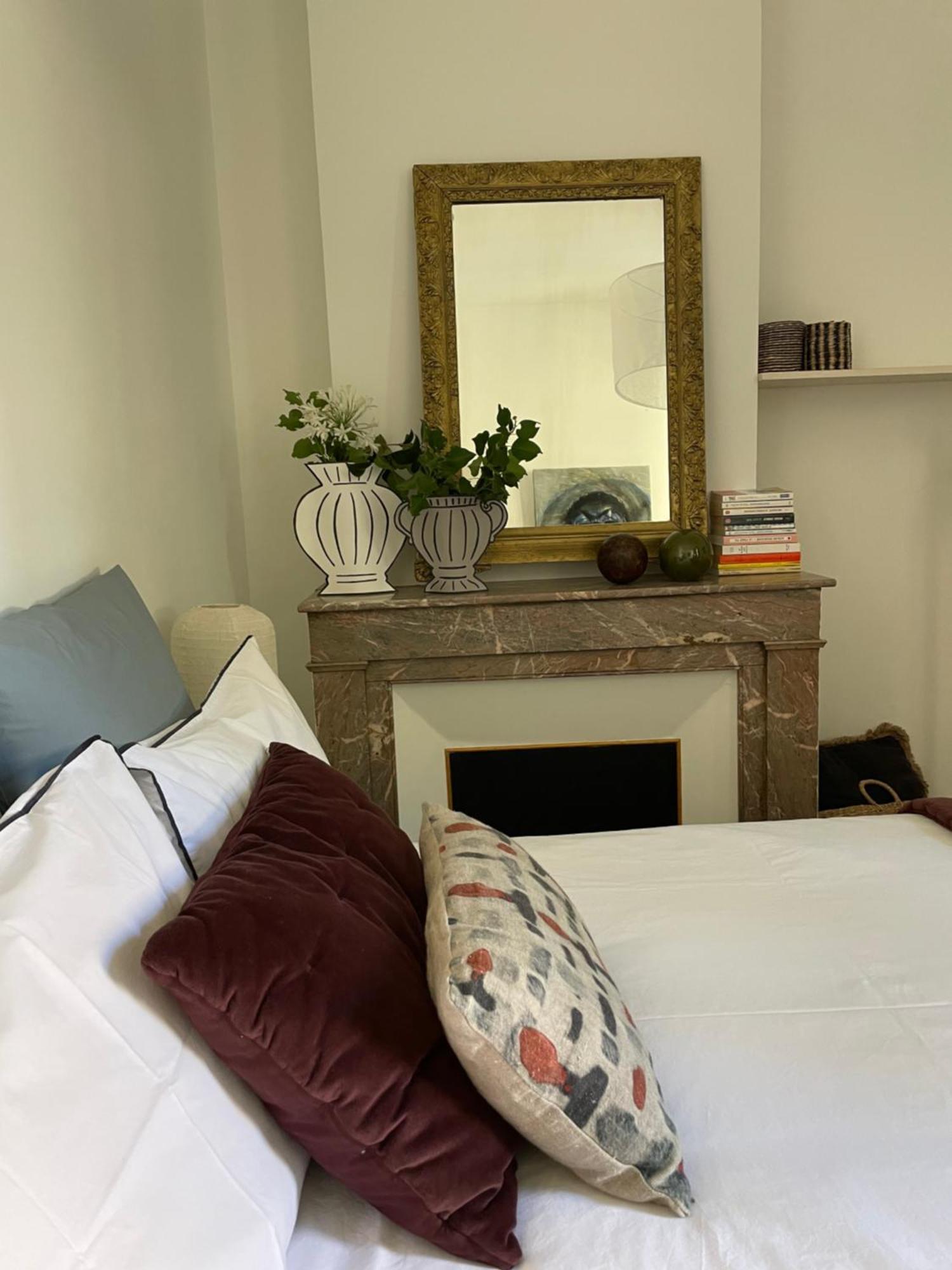 Nimes , appartement rénové dans immeuble classé. Extérieur photo